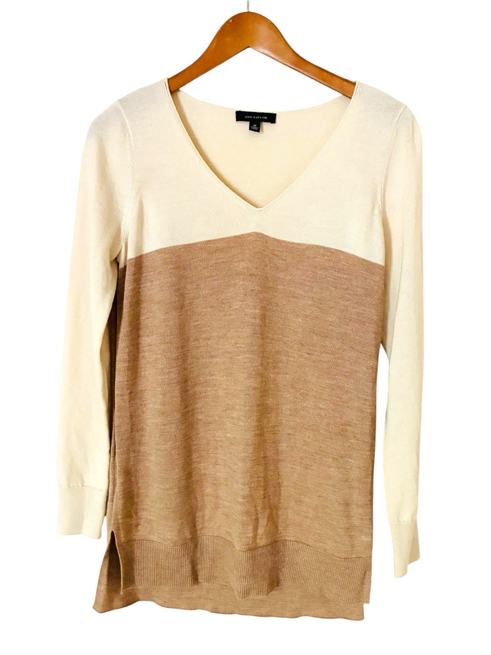 Ann Taylor Sz MEDIUM Merino Wool Blend Cream Tan Colorblock V-Neck Sweater - Picture 3 of 8